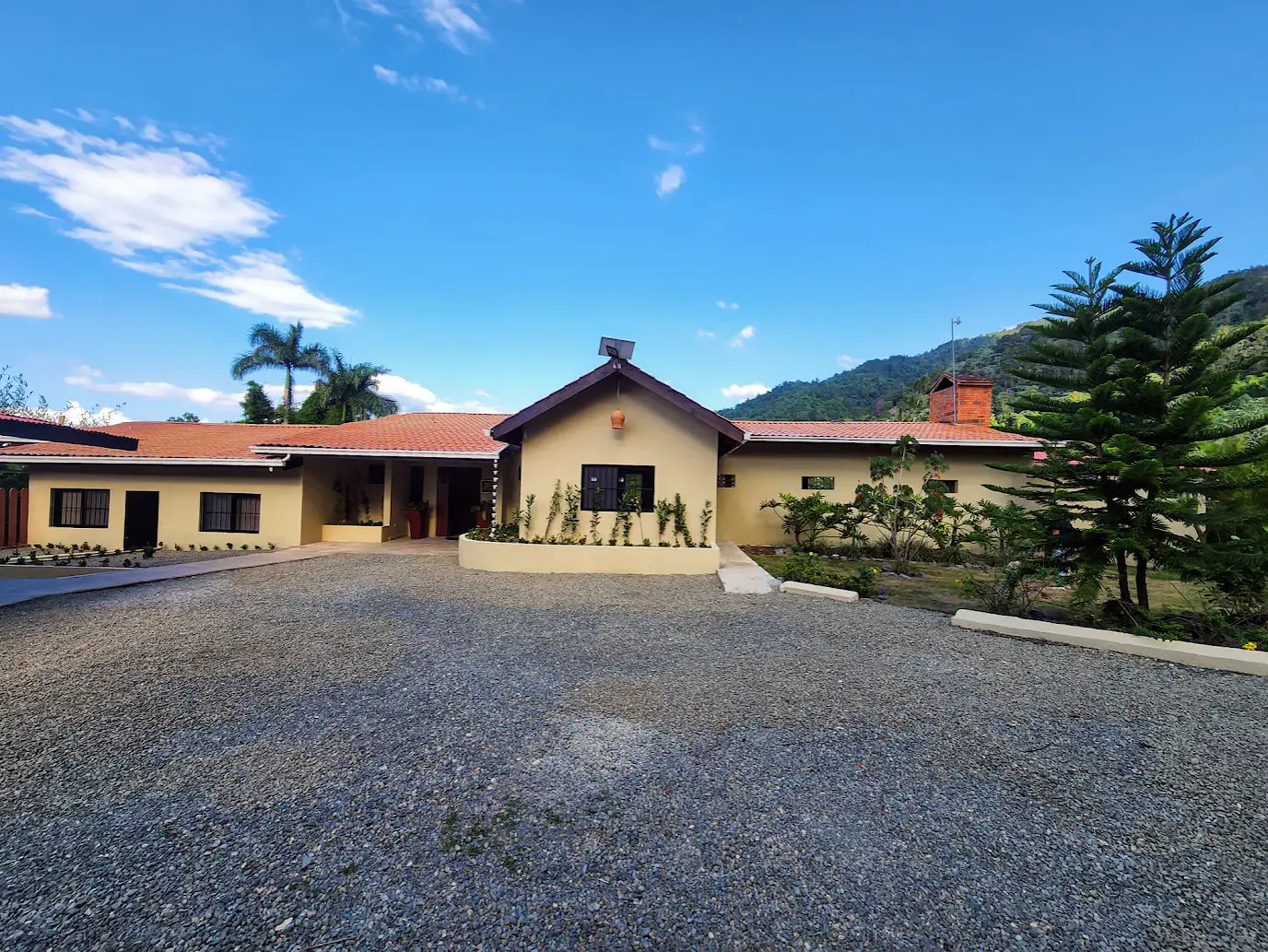 The villa beneath the green mountains